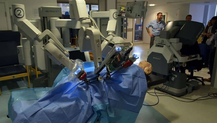 Cirugía robótica: Da Vinci, el robot que ayuda a luchar contra el cáncer en Colombia