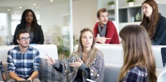 La razón no la tiene el que tiene el cargo más alto y otras máximas del ‘open source’ Open Source