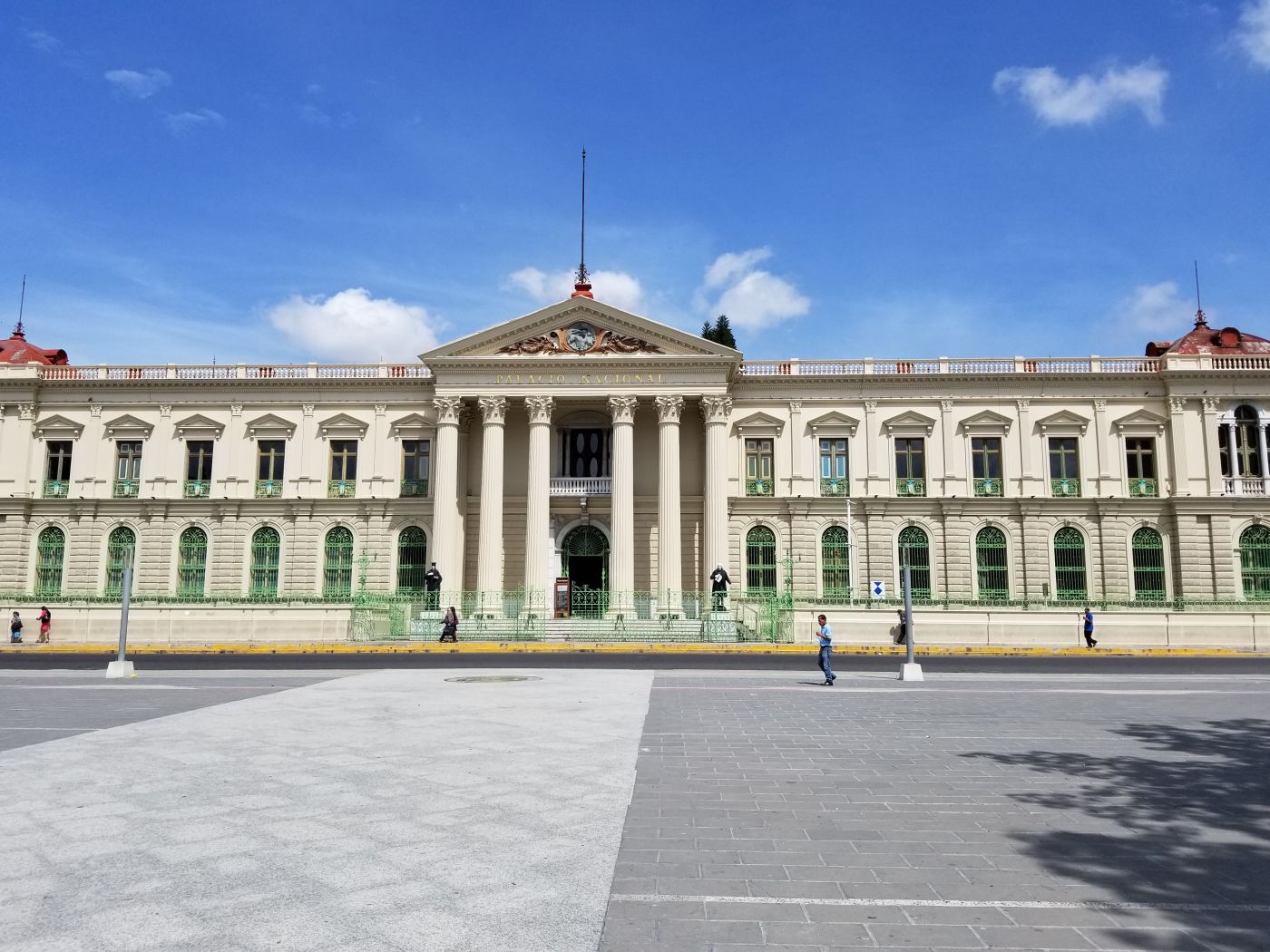 el salvador bitcoin palacio nacional cover