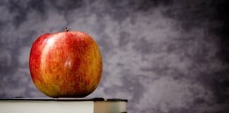 Efemerides-enero-2022-manzana-gravedad