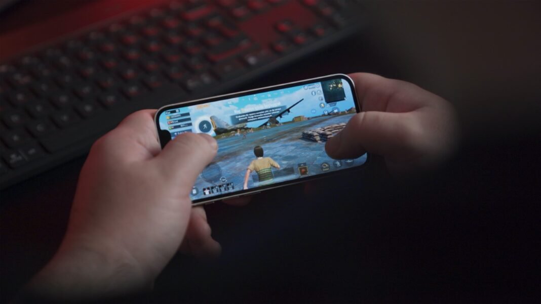 videojuegos moviles cover