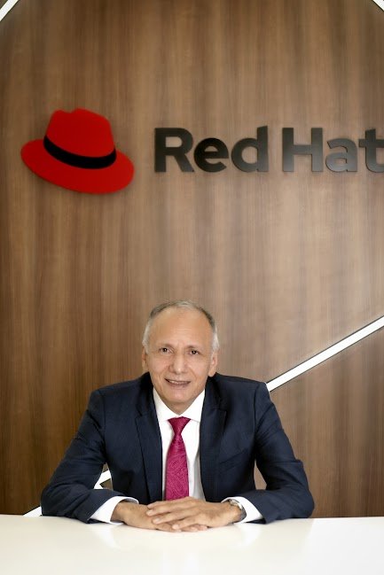 foto jaime red hat (2)