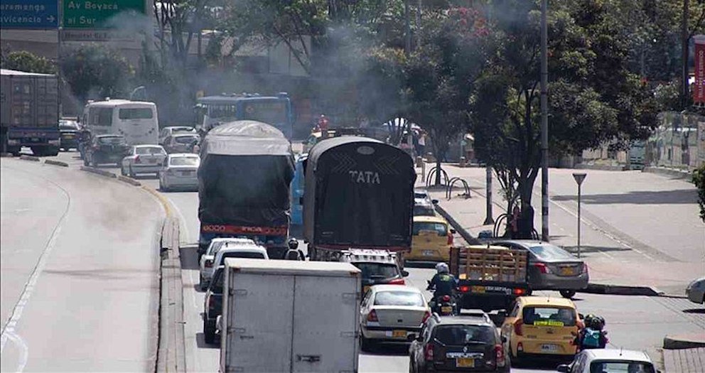 Camiones contaminando