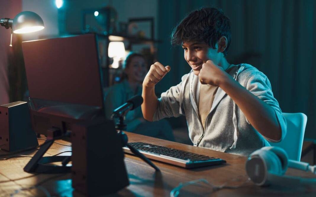 Becas en Tecnología para jovenes colombianos