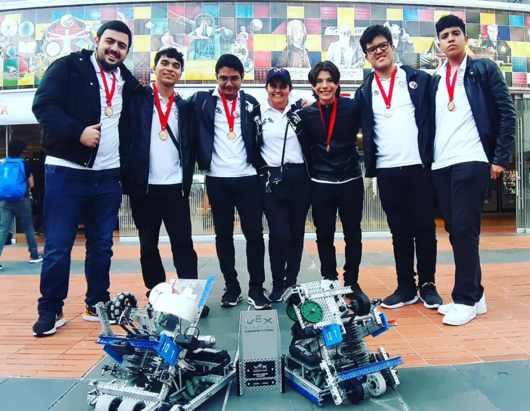 Jóvenes de Barranquilla ganan premio de robótica