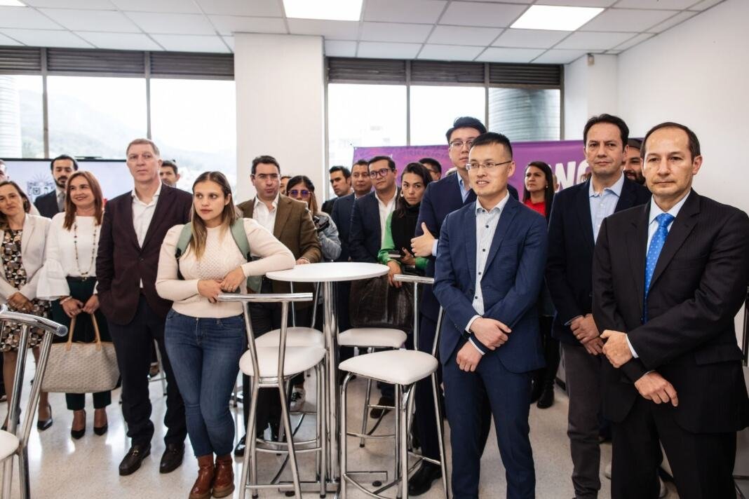 Unión de WOM y Universidad Distrital - Piloto de educción digital