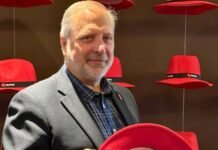 Alex Dirgan (Red Hat) detalla la estrategia híbrida y de código abierto de la empresa. Aborda retos frente a la IA y la seguridad post-cuántica