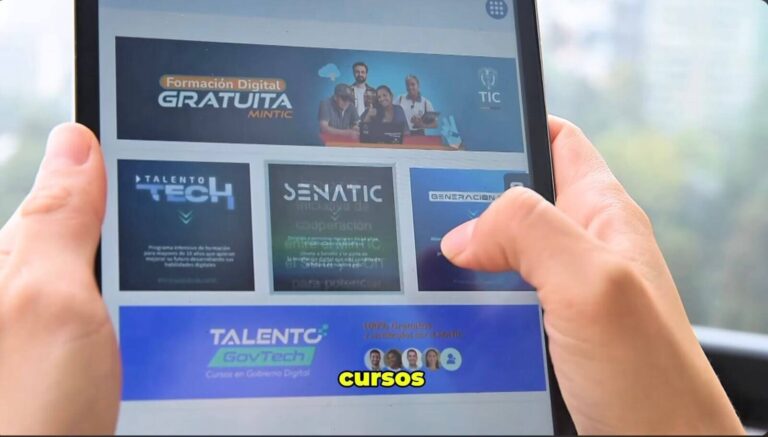 Talento digital en Medellín: Cómo la formación especializada está transformando el futuro laboral de los jóvenes