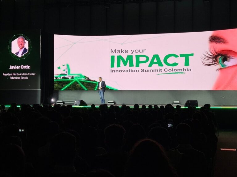 Schneider Electric capacitará a  56.000 estudiantes colombianos para 2025