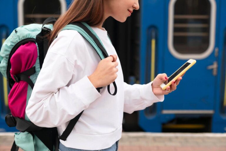 Ganar la batalla al celular en los colegios no significa bienestar
